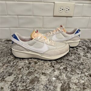 Women’s Nike Waffle (size 8.5)